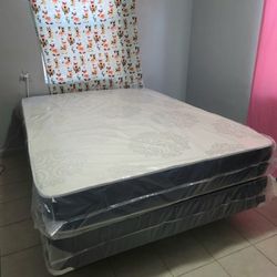 NEW QUEEN SIZE SET MATTRESS AND BOX SPRING-2PCS