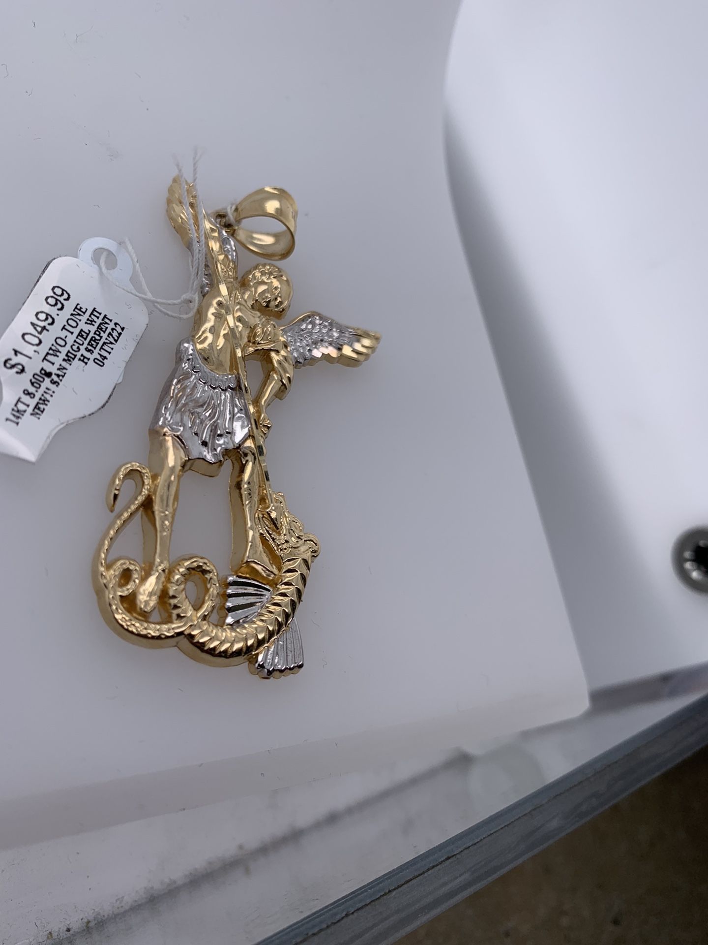 14KT 8.6g Two-Tone San Miguel With Serpent