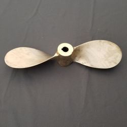 Sailboat propeller 17x10 RH