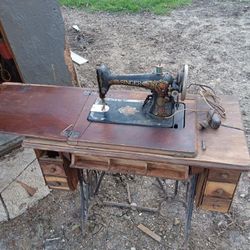 Singer Sewing Machine