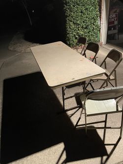 Portable Table With Foldable Chairs