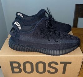 Yeezys onyx size 8,8,5,9,9.5,10,10.5,11,12 men