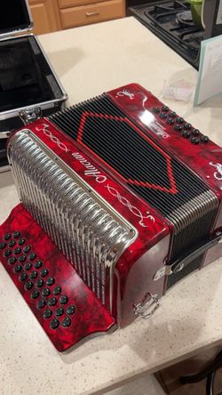 31 Button Alacrán accordion in FA (FBE) + Case