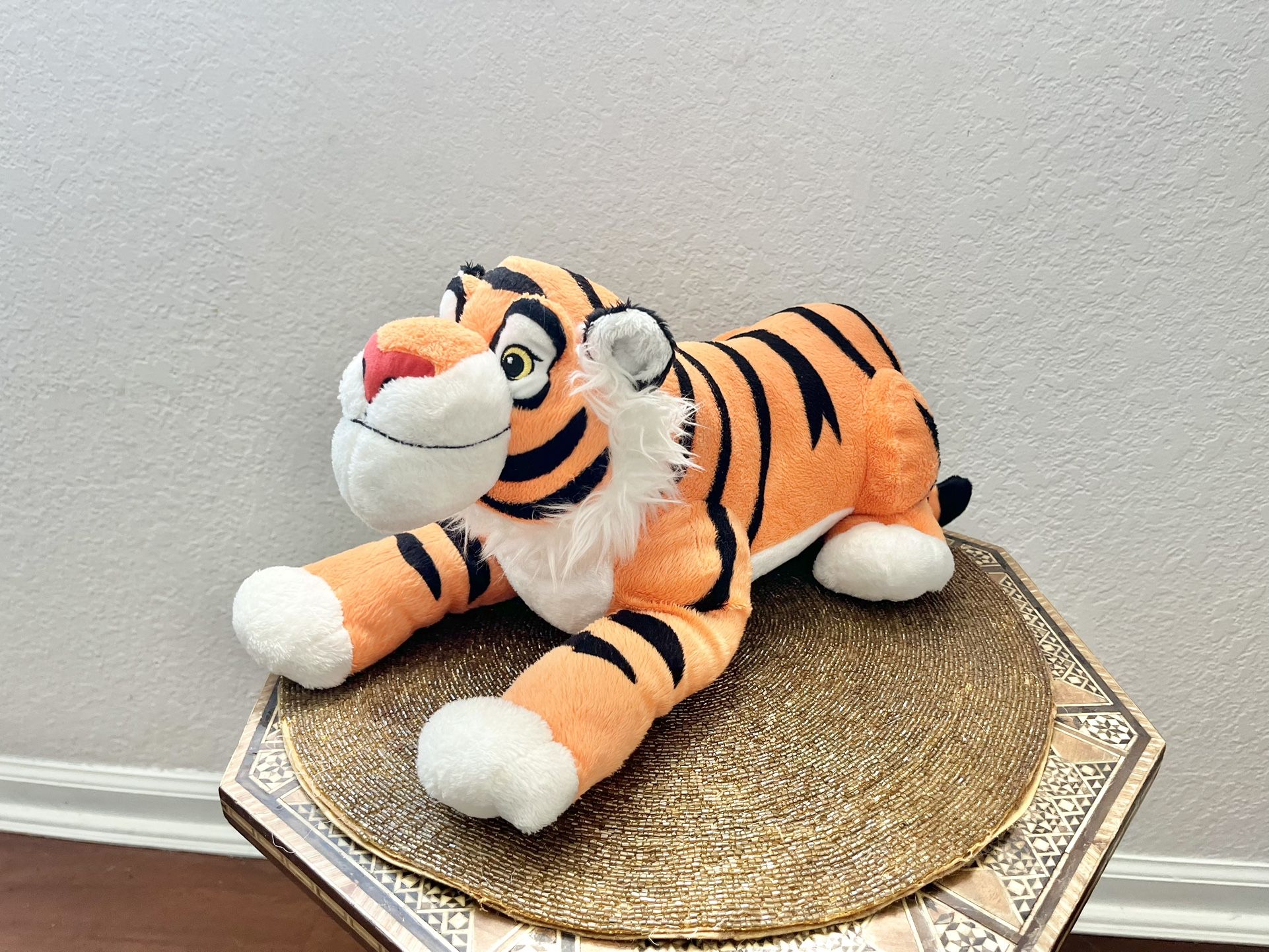 Disney Store Aladdin Jasmine's Tiger RAJAH Laying Down Plush Stuffed Animal 18”