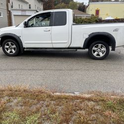 2004 nissan titan 5.6L v8 automatic 4x4