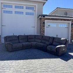 Ashley Furniture Cranedall 6-piece Reclining Sectional