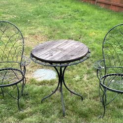 Iron Patio Set. Read Description First.