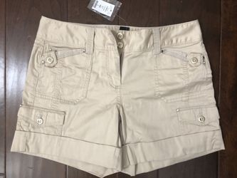NWT WHITE HOUSE BLACK MARKET Shorts