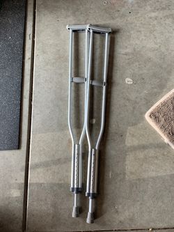 Crutches 5-10 -- 6-6