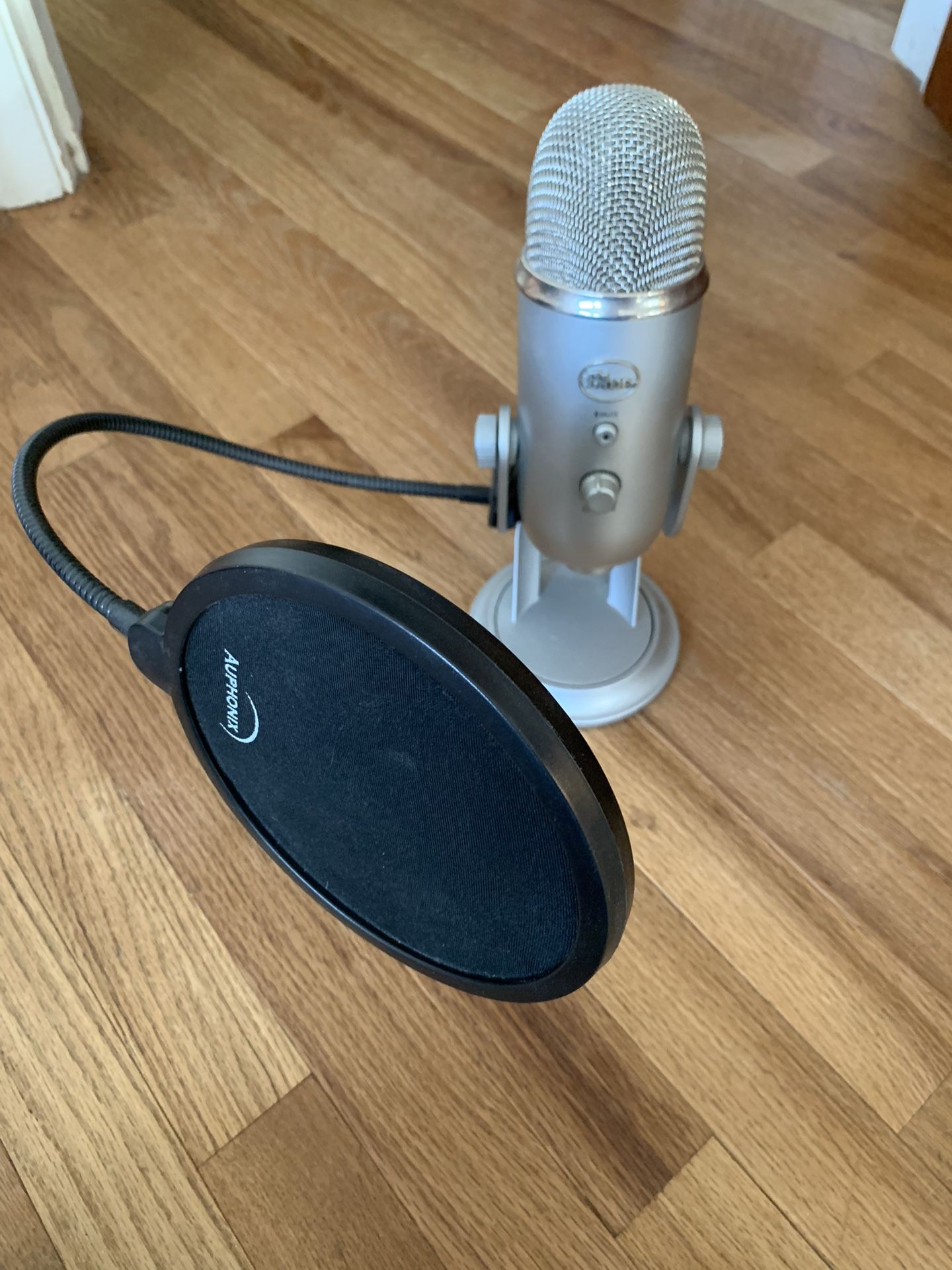 Blue Yeti Microphone with Filter