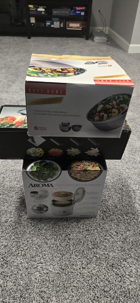 Mixing Bowl Set, Rice Cooker, and Slicing Set.