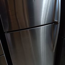 Apt Size Stainless Steel Refrigerator 