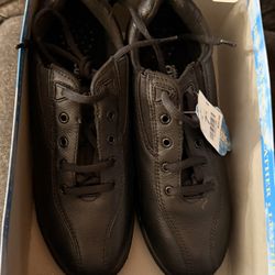 Women’s 7.5 Cobbie Cuddlers Leather Shoes New