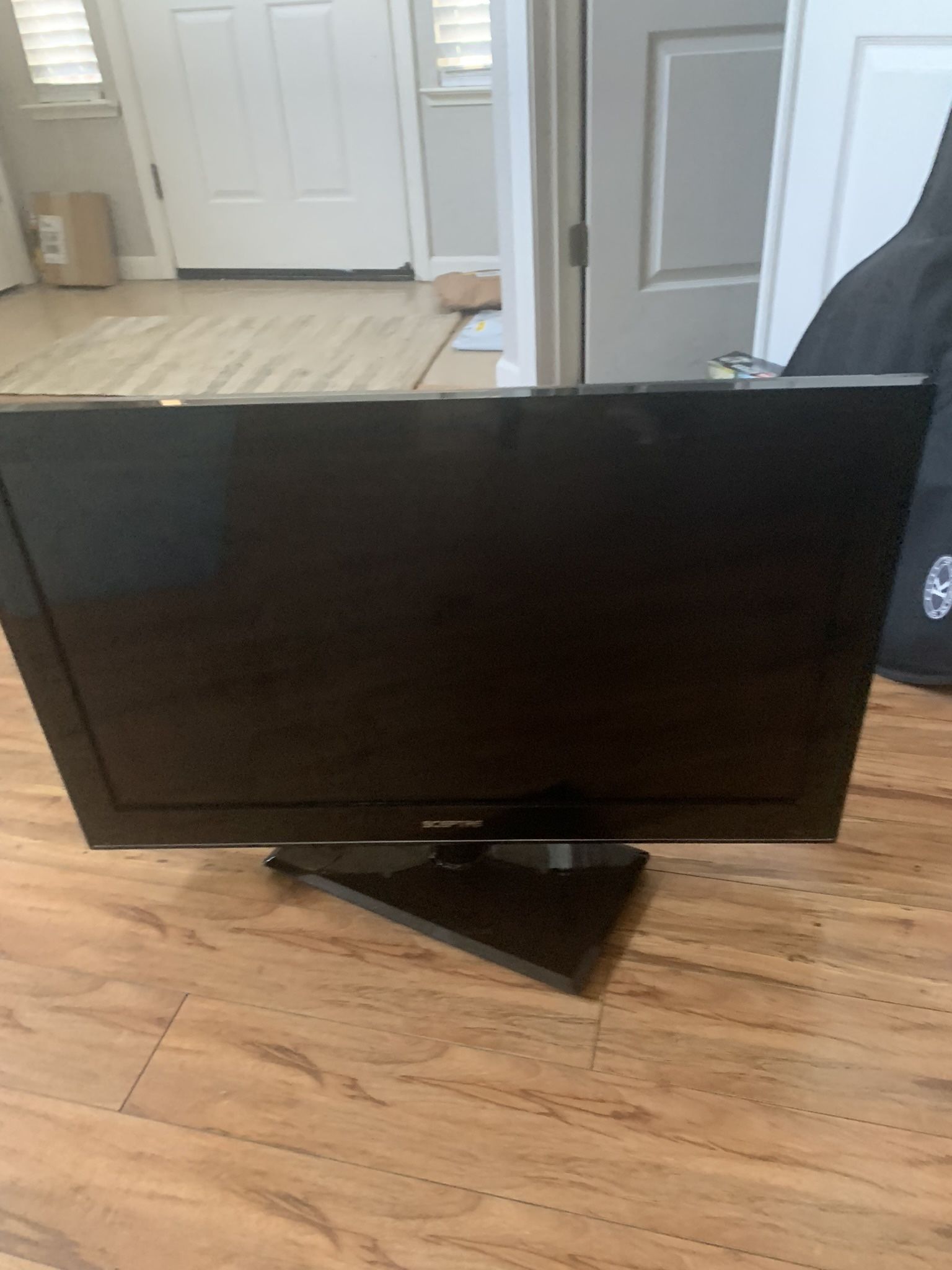 32” Sceptre TV