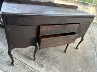 VINTAGE SOLID WOOD BUFFET 65”x40”x22 3-DRAWER 2-CABINETS DOVETAIL DRAWERS (EXCELLENT FOR RESTORATION )