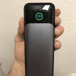 Anker 737 Power Bank (PowerCore 24K)