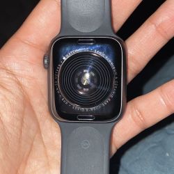 Apple Watch SE 