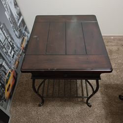 Two Oak Wood End Tables Steell