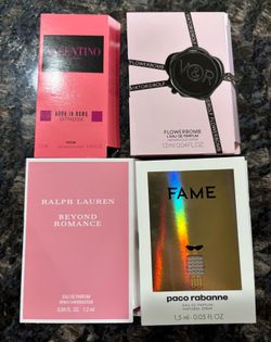 NEW SET OF 4 WOMENS PERFUME SAMPLES $5 Each Set!