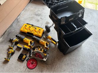 DEWALT 20V XR Tool Bundle - Everything Works - 2 Batteries, Quad Charger & Rolling Toolbox