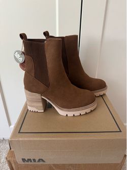 NEW MIA Novie Classic Brown Boots with Lug Sole - Women's Size 8