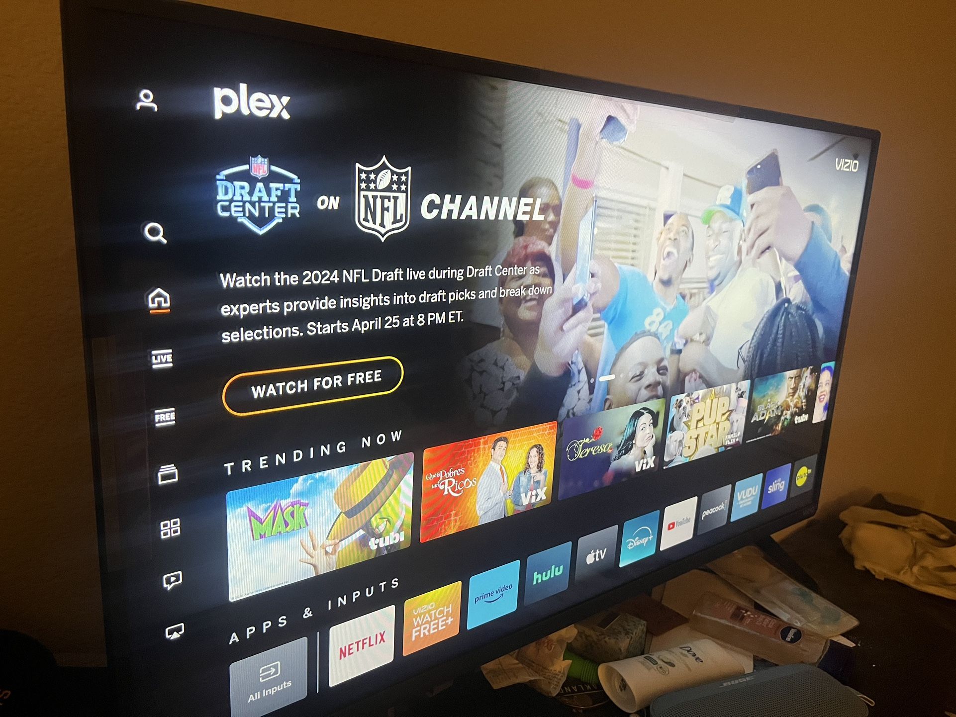 VIZIO 40” Smartcast SmartTV