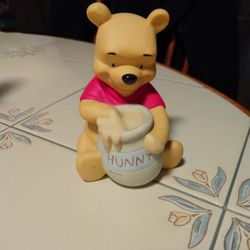 Disney Winnie The Pooh W/Honey 🍯 Pot Figurine