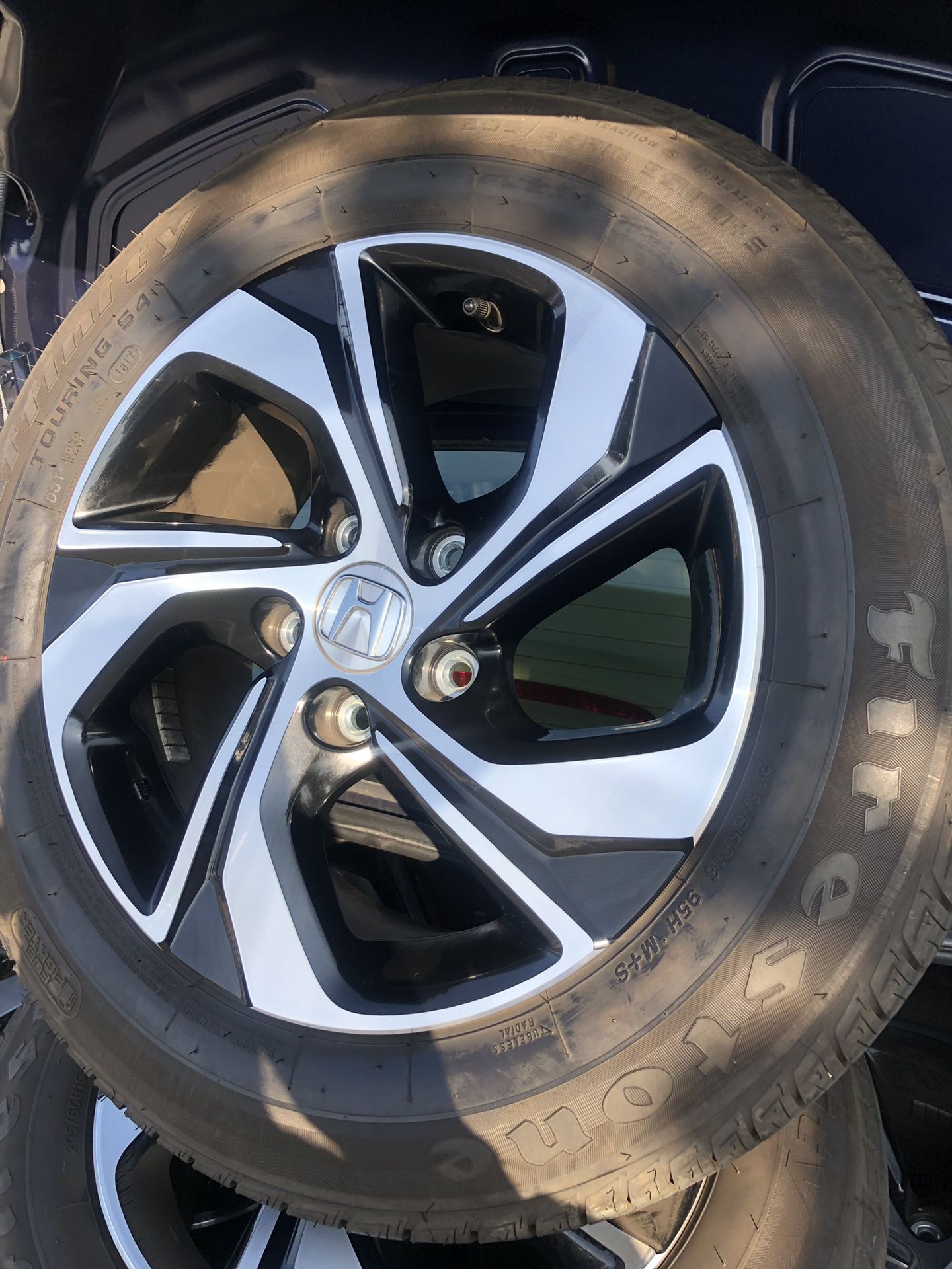 Rims and tires 16 5x114 for Honda Acord civic Acura CRV 90% on tires no scratches rims and tires like new
