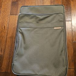 BRIGGS AND RILEY 24 inch SUITCASE 