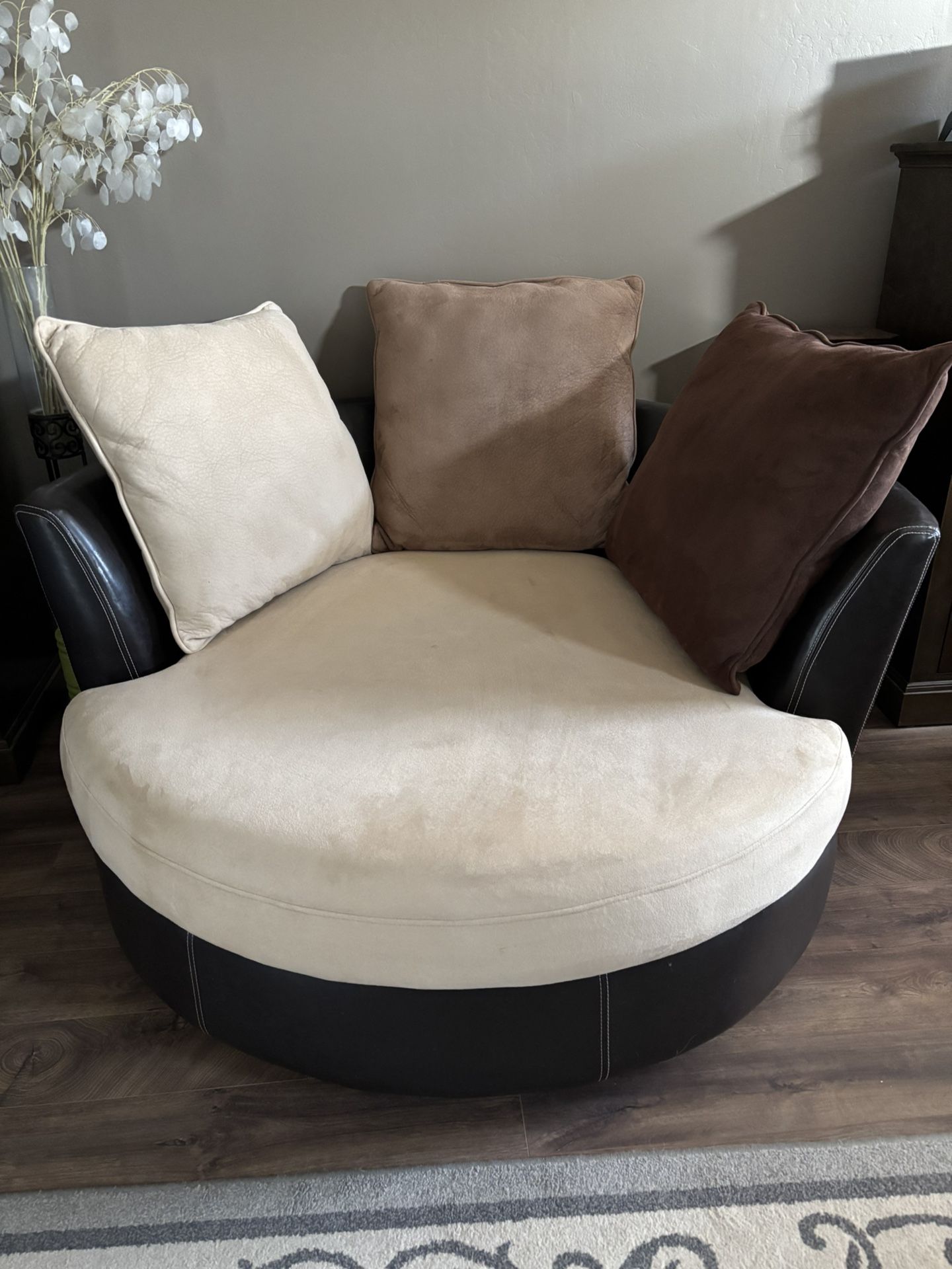 Oversized Swivel Accent Chair