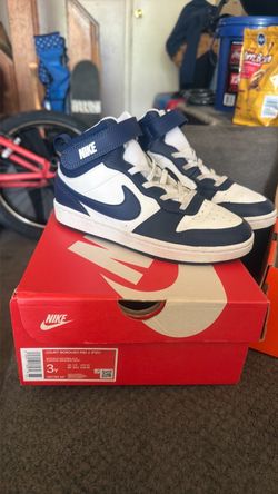 Kids size 3 Nike Lightly used