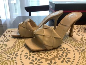 Women’s size 7 Vince Camuto sandals