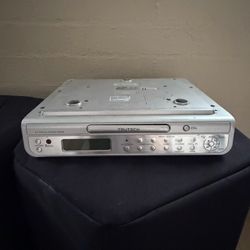 Trutech Under-Cabinet CD Digital Clock Radio