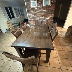 Dinning Room Table 