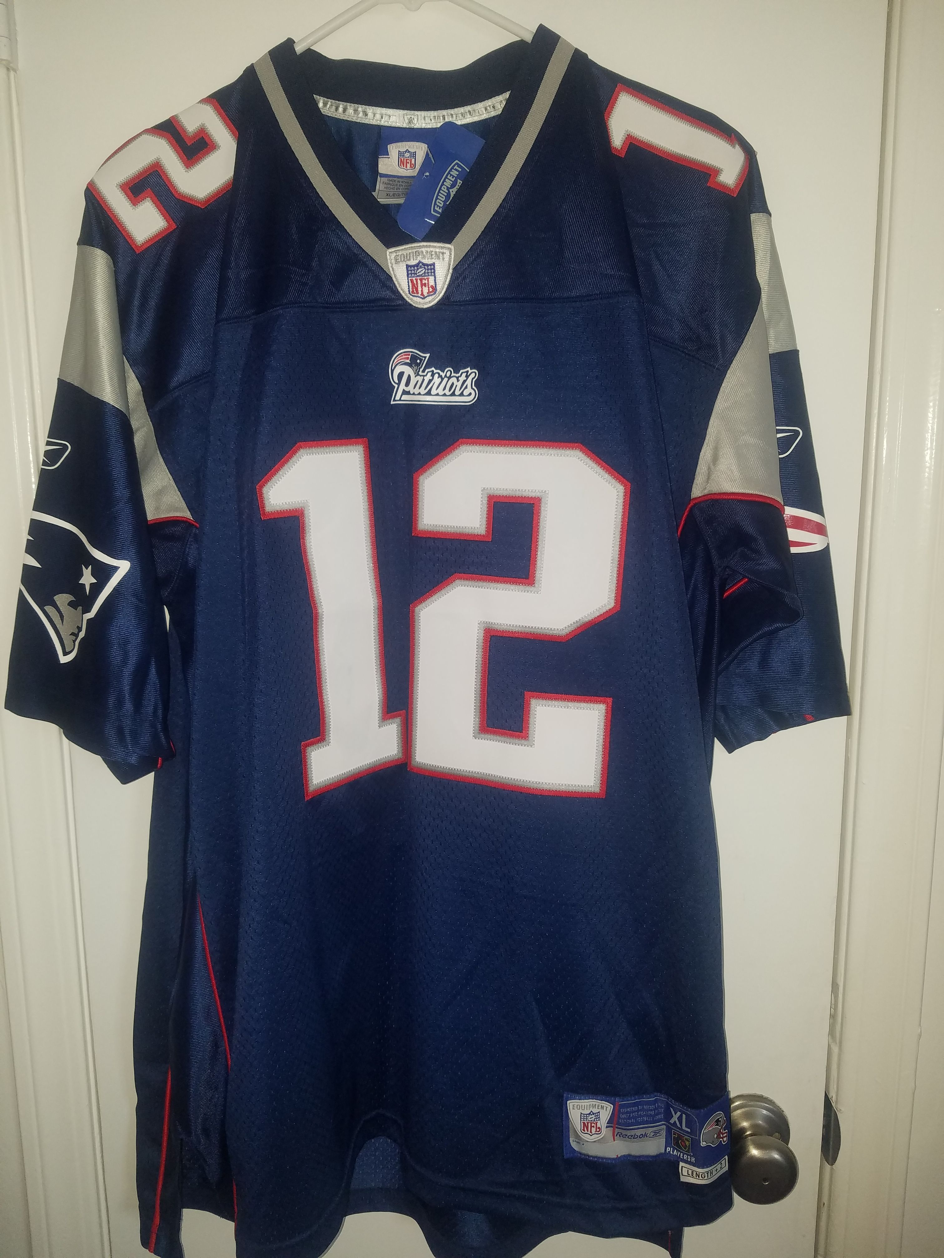 New England Patriots jersey. Never worn tags still on it. Size XL