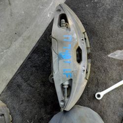 2017 Bmw 740i Left Front Caliper