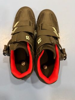 Peloton original cycling shoes for women size 7 to 7 1/2