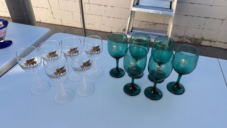 vintage Las Vegas casino/hotel souvenir wine glasses