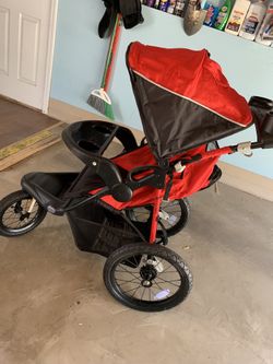 una carriola está En buenas Condiciones 