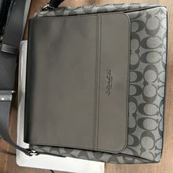 Stylish Coach Messenger Bag