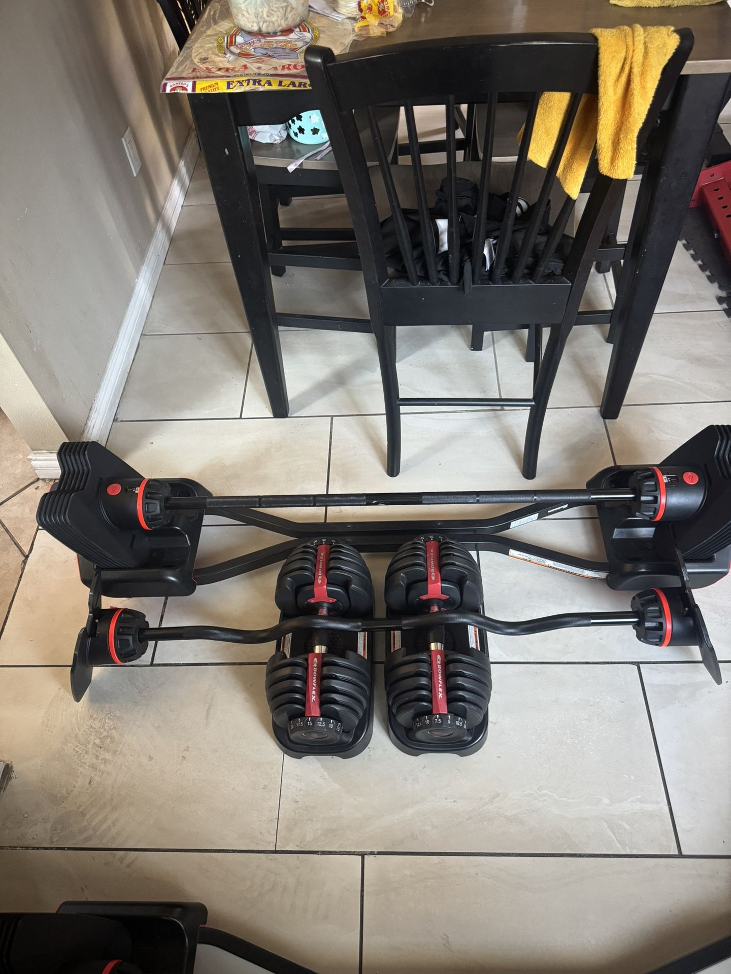 BowFlex SelectTech 2080 Adjustable Barbell with Curl Bar and Bowflex  adjustable dumbbells 