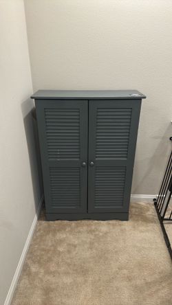 gray cabinet