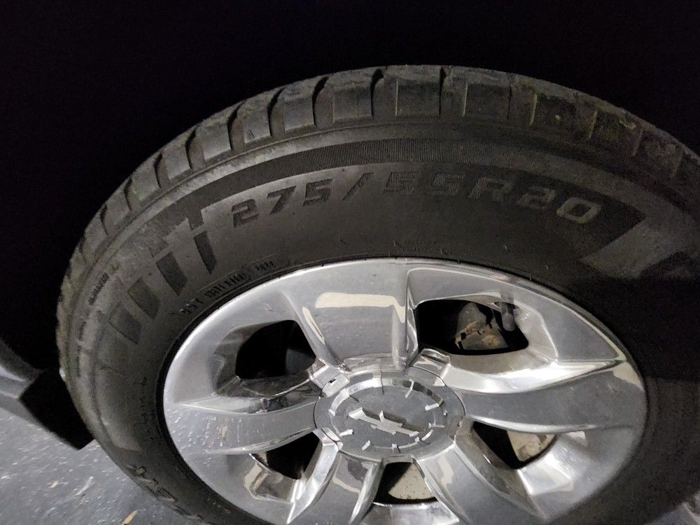 4 Use Tires 275 55r20 .