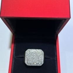 10KT YELLOW GOLD DIAMOND RING 