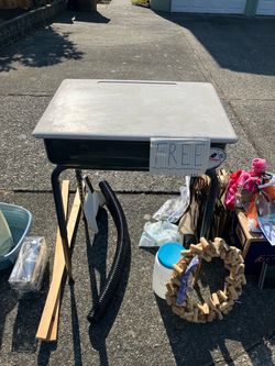 Free Vintage child’s desk