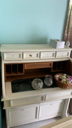 Desk for refurbishing