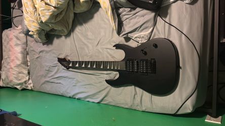 Electric guitar