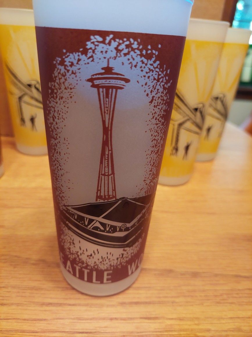 Seattle 1962 World's Fair Glasses - www.disolcolor.com