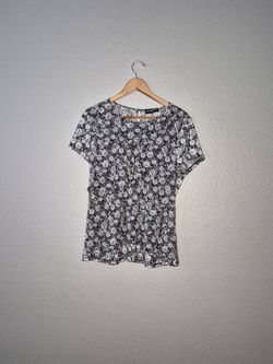 Karl Lagerfeld Ruffle Top Small Black White Floral Pearl Round Neck Short Sleeve