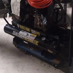 9 Gallon 125 PSI AIR COMPRESSOR 